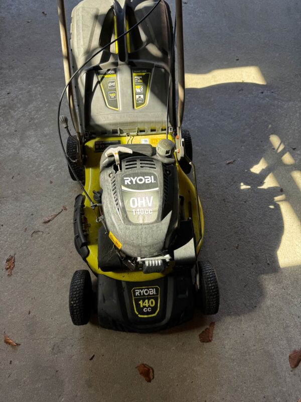 Ryobi corta cesped