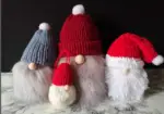 Gnomo nórdico tejido a mano — decoración navideña artesanal