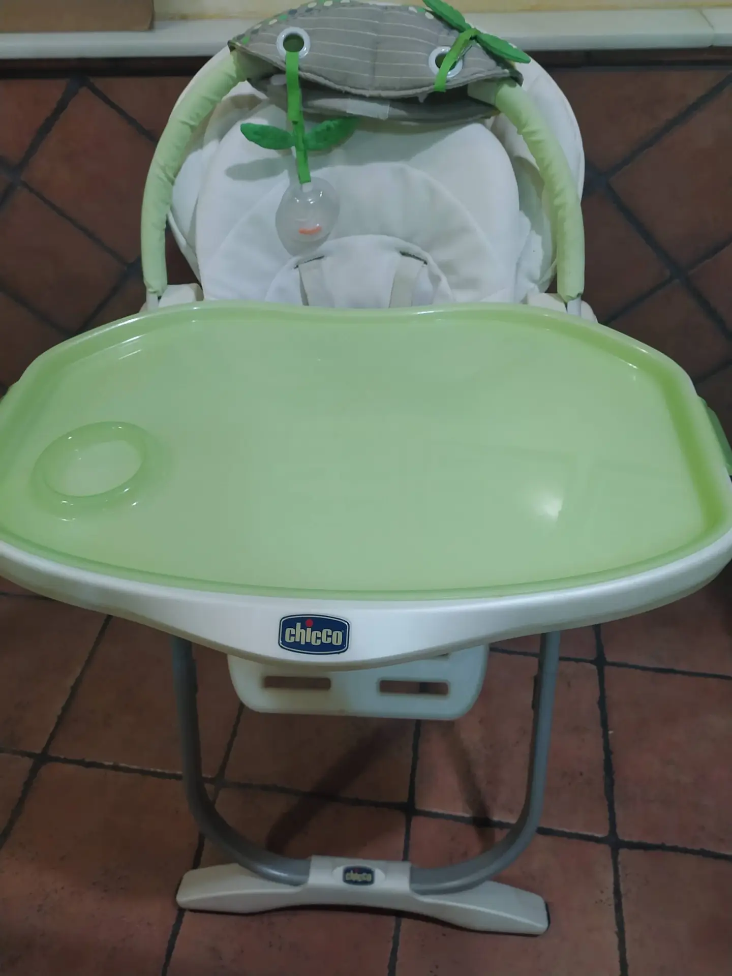 Trona / Hamaca Chicco Polly blanca con arco de juegos