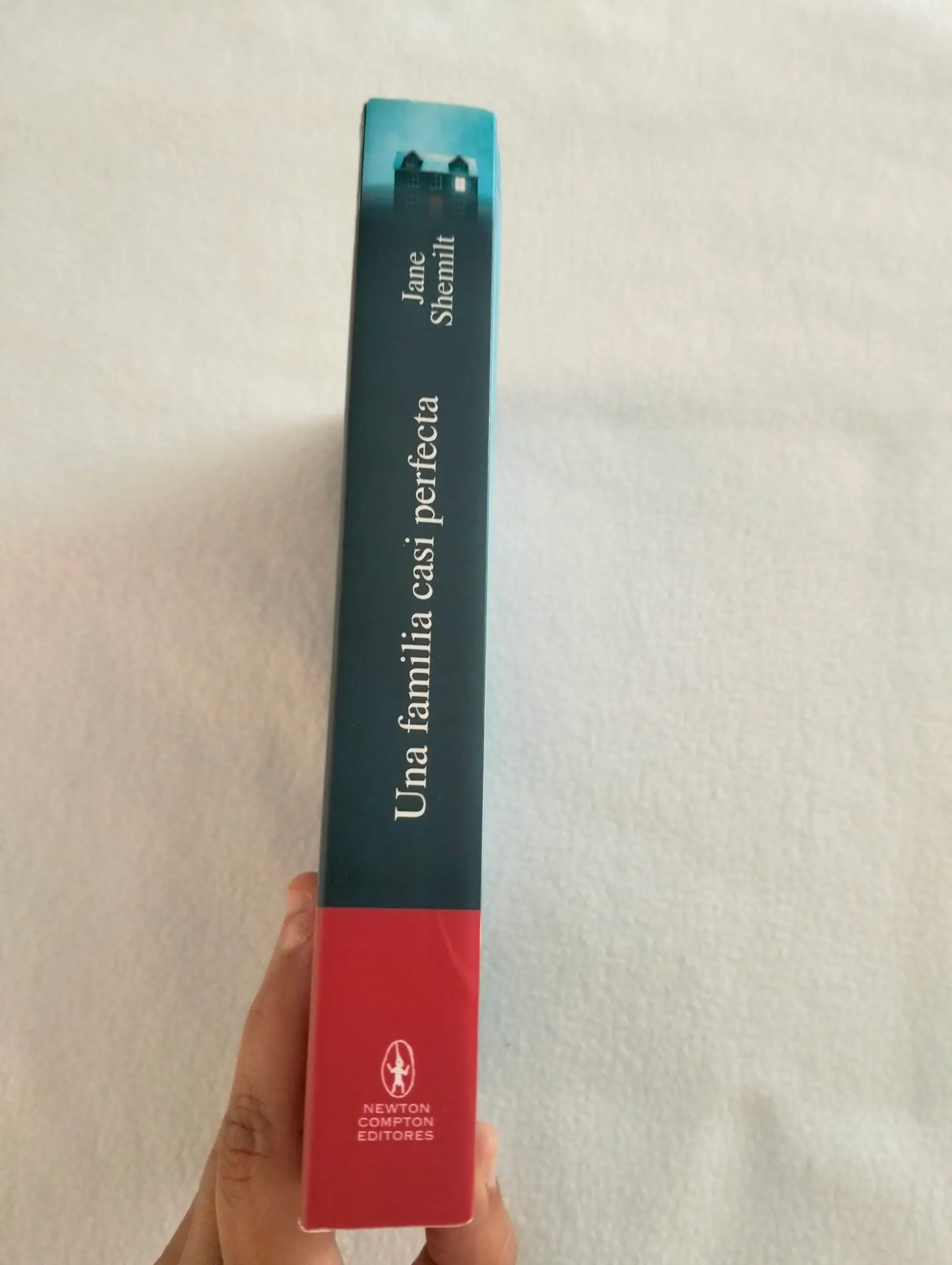 Libro Una familia casi perfecta
