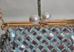 Bolso clutch/bandolera denim y plata.