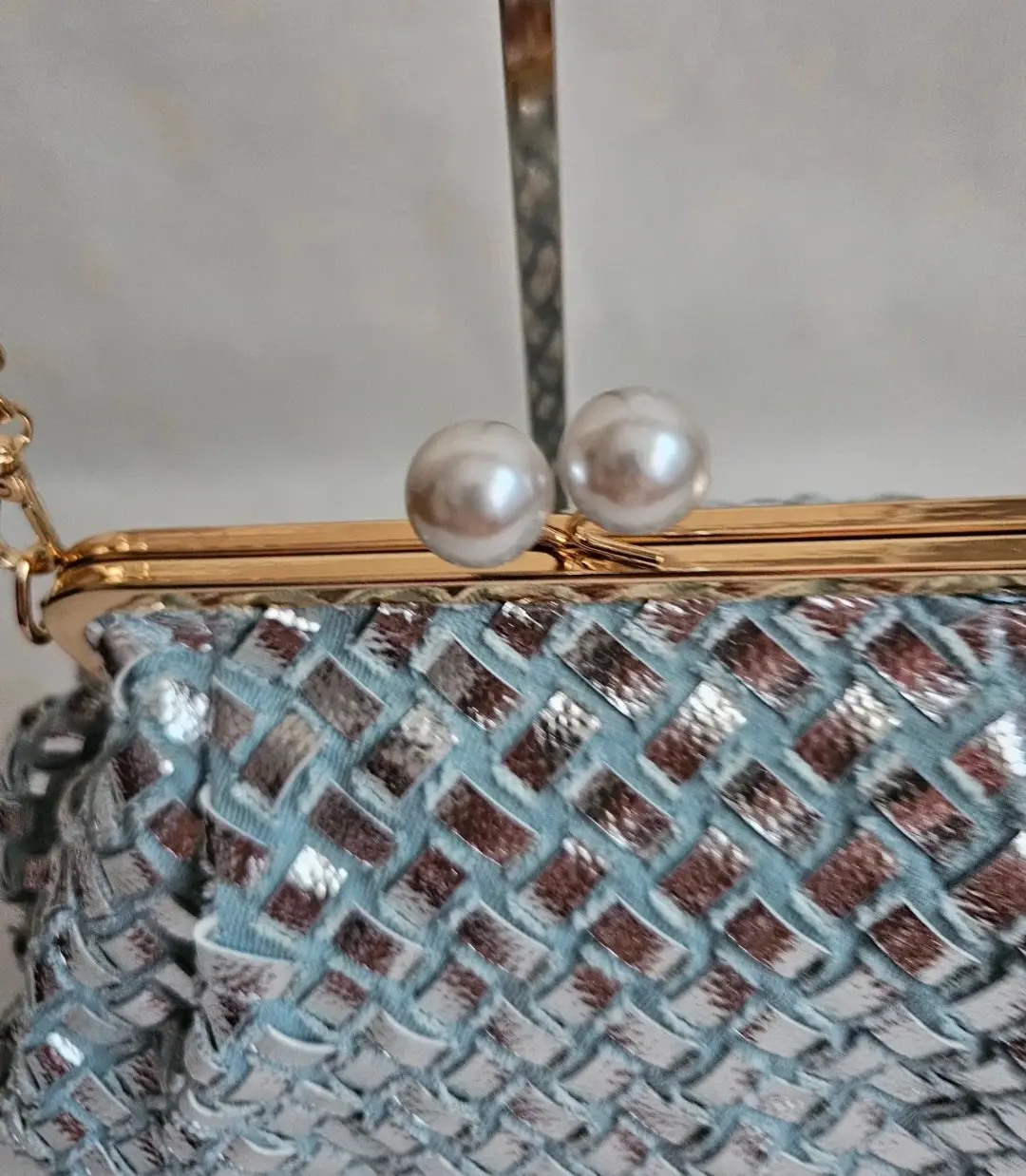 Bolso clutch/bandolera denim y plata.