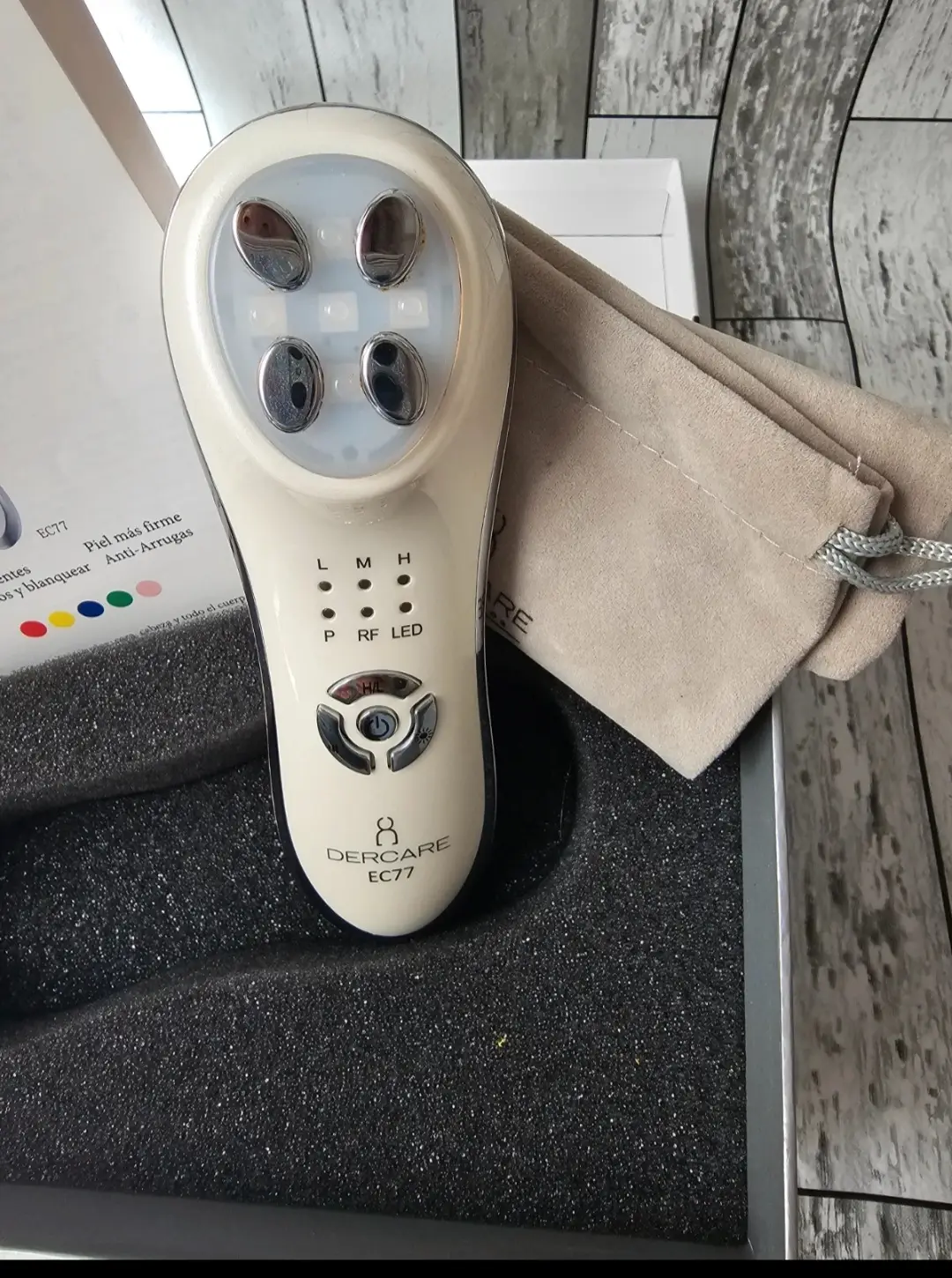 Tratamiento facial y corporal radiofrecuencia Dercare EC77