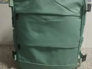 1000596693