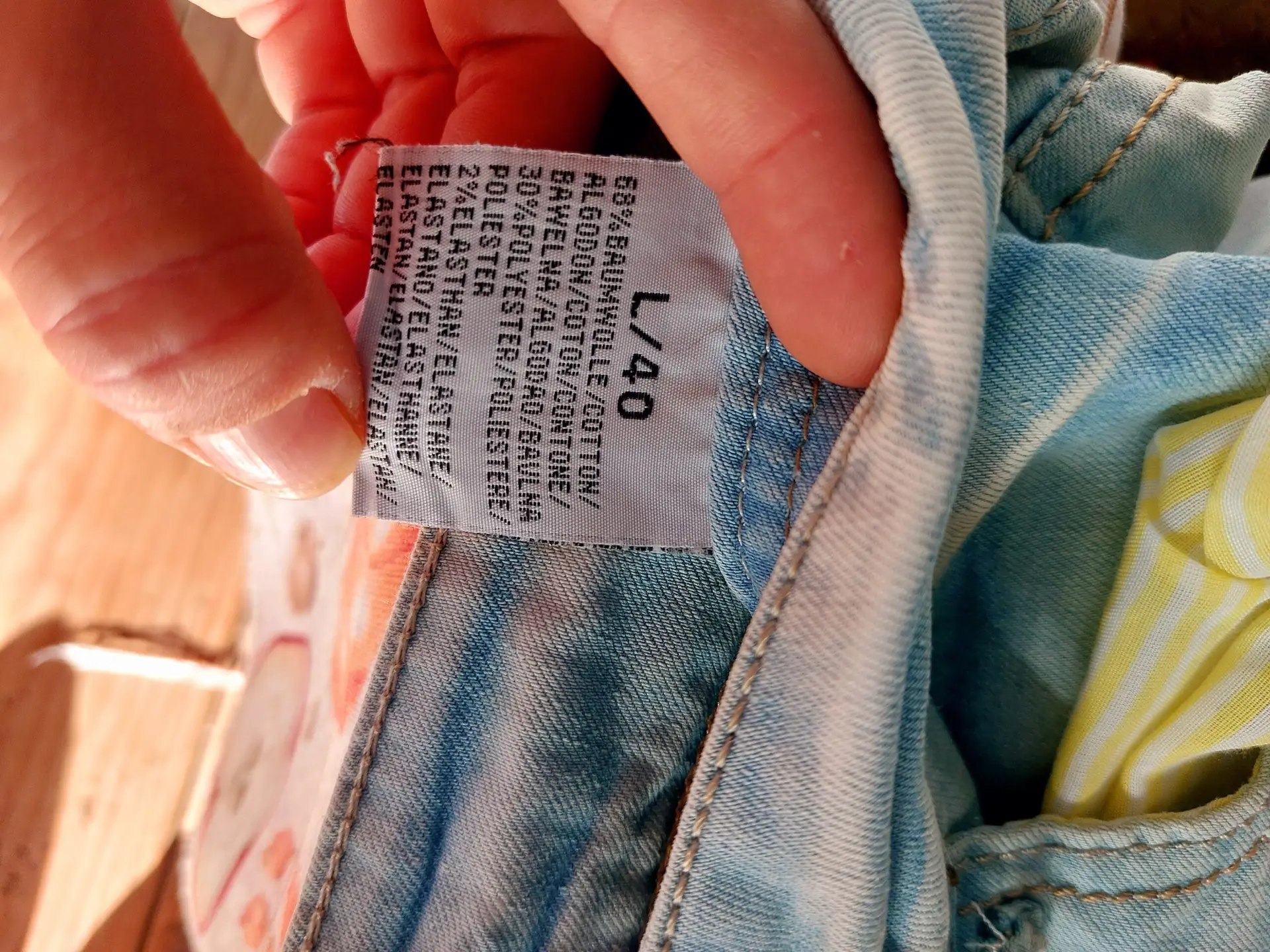 Shorts Tiro bajo Años 2000 Y2k Pedrería- Rotos- Desgastado Talla 40