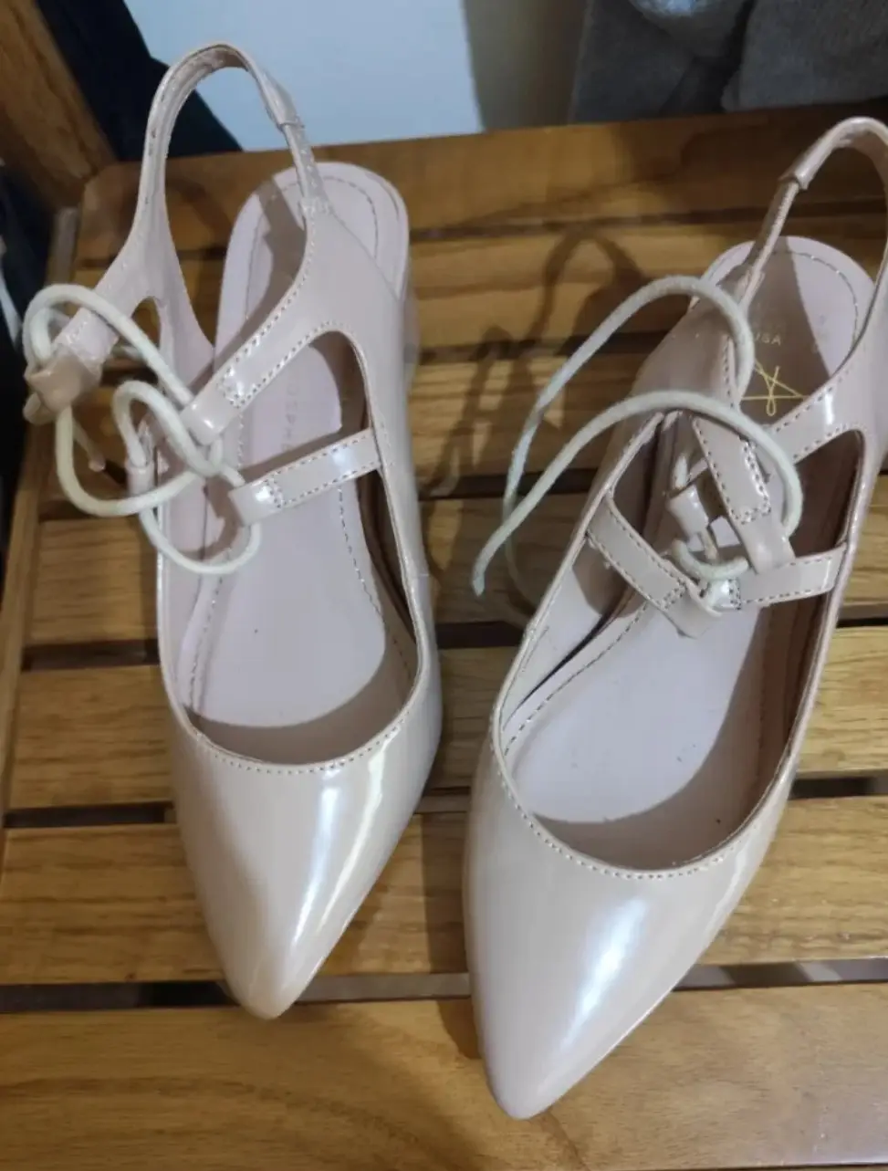 Zapato beis (talla 35)