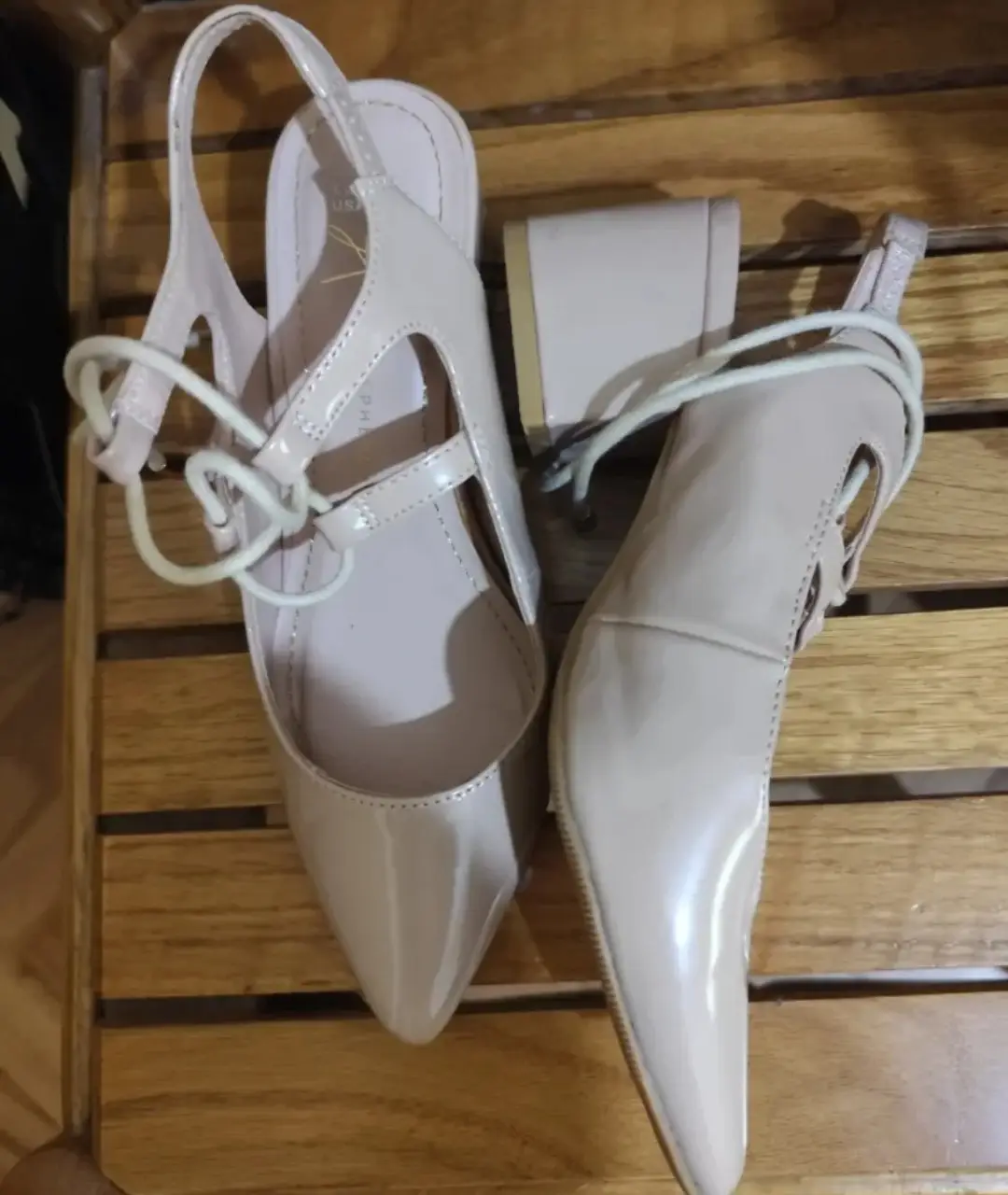 Zapato beis (talla 35)