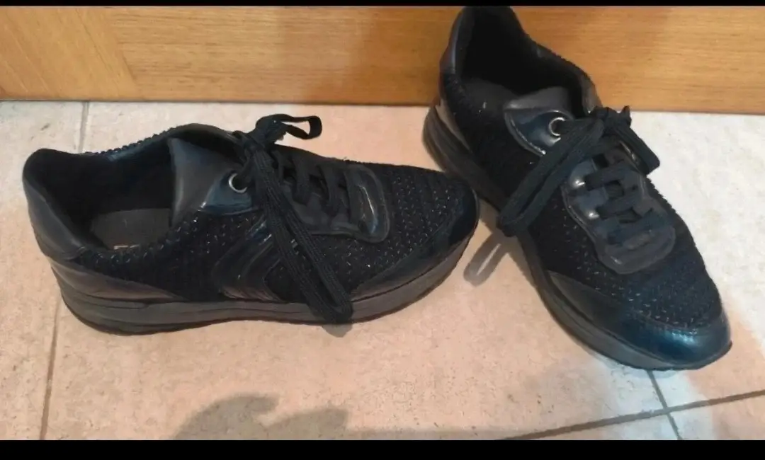 Tenis mujer/niña geox azul marino (talla 35)
