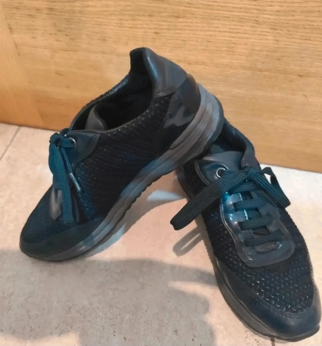 Tenis mujer/niña geox azul marino (talla 35)