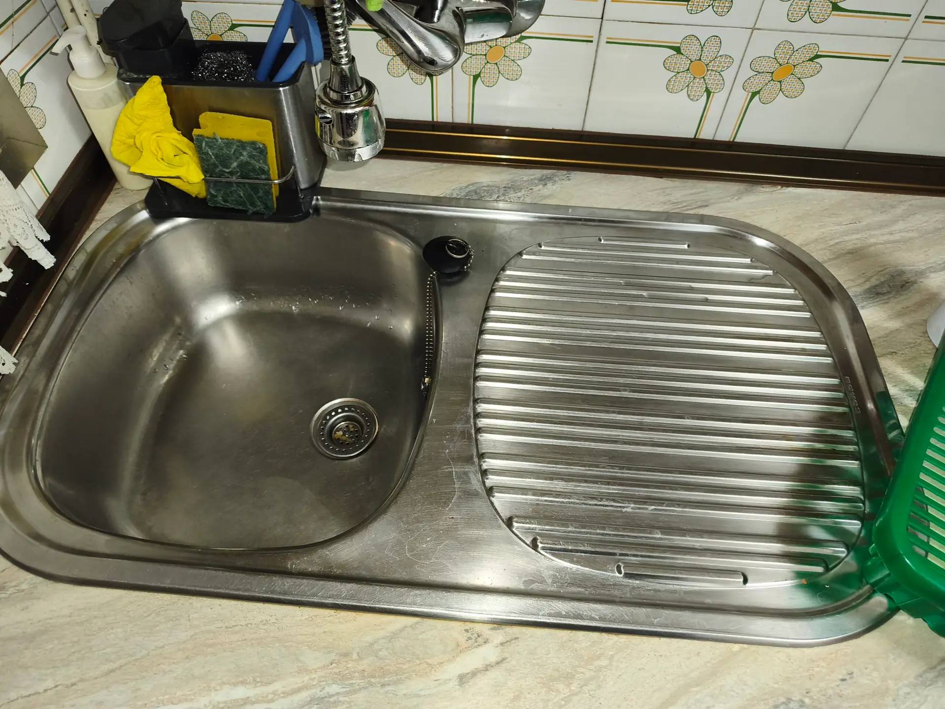 Fregadero con escurridor