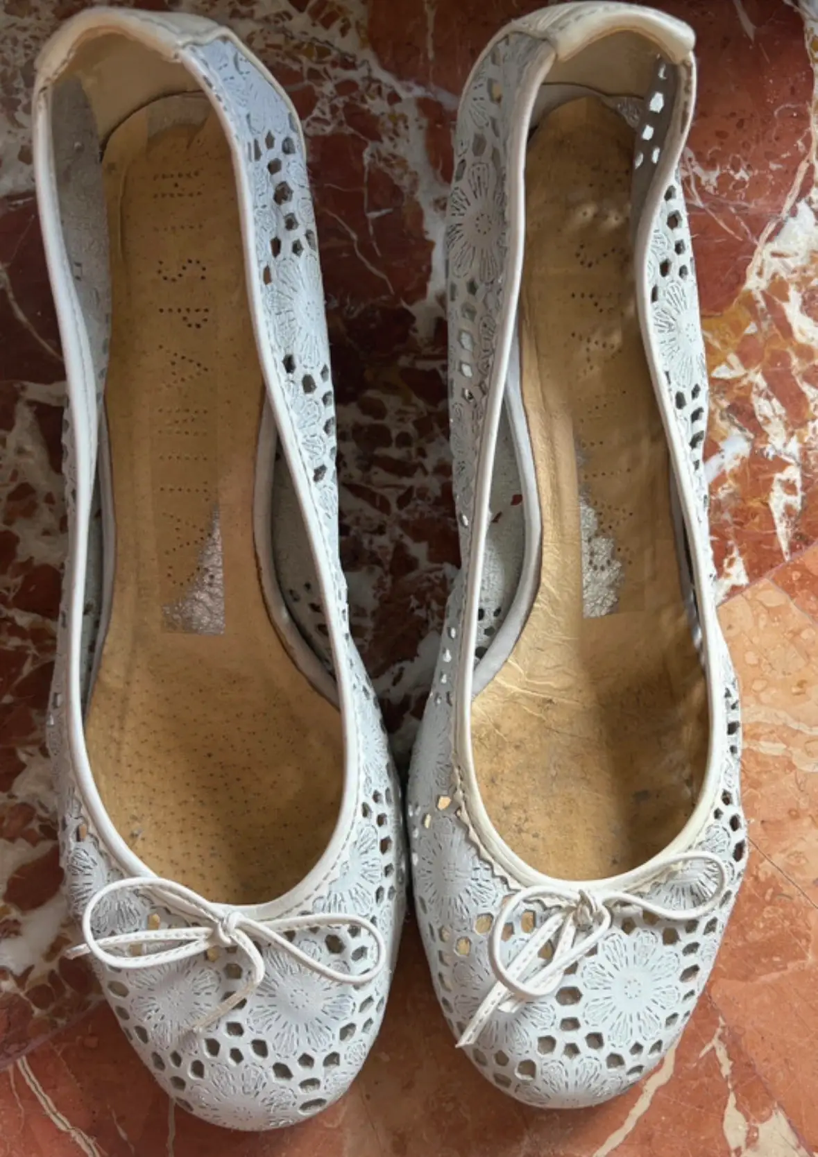 Zapatos Hispanitas blancos