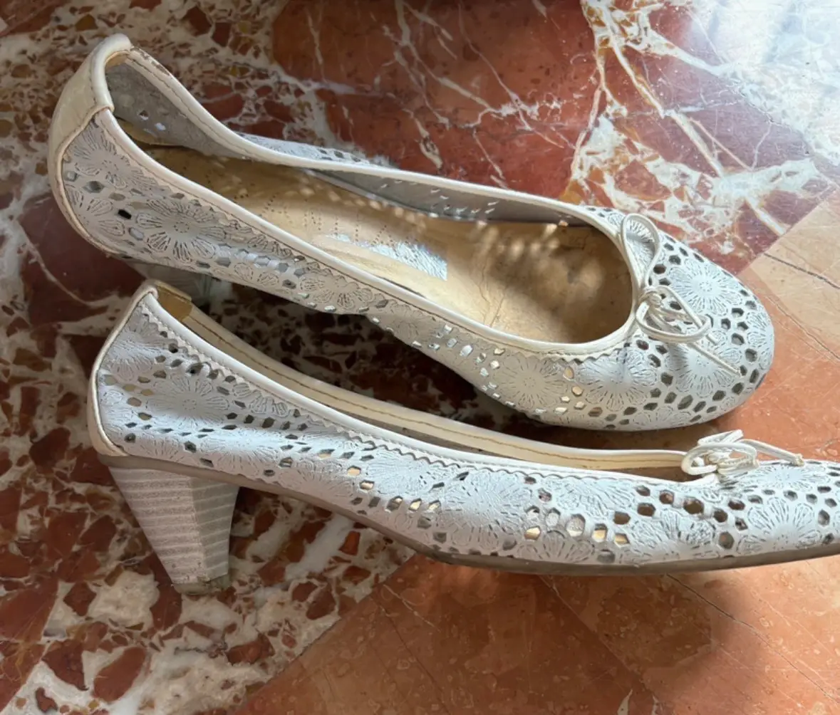 Zapatos Hispanitas blancos