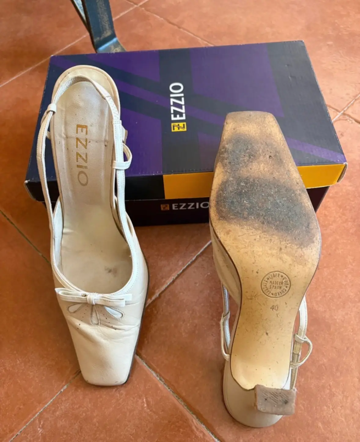 Zapatos de tacón beige
