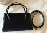 Bolso negro de mano