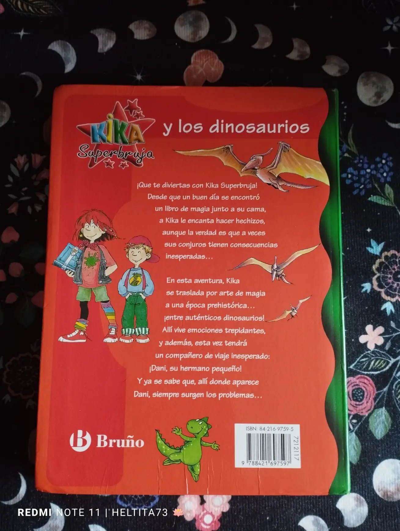 Kika Superbruja y los dinosaurios