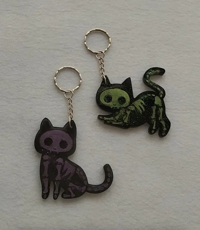 Llaveros gato esqueleto