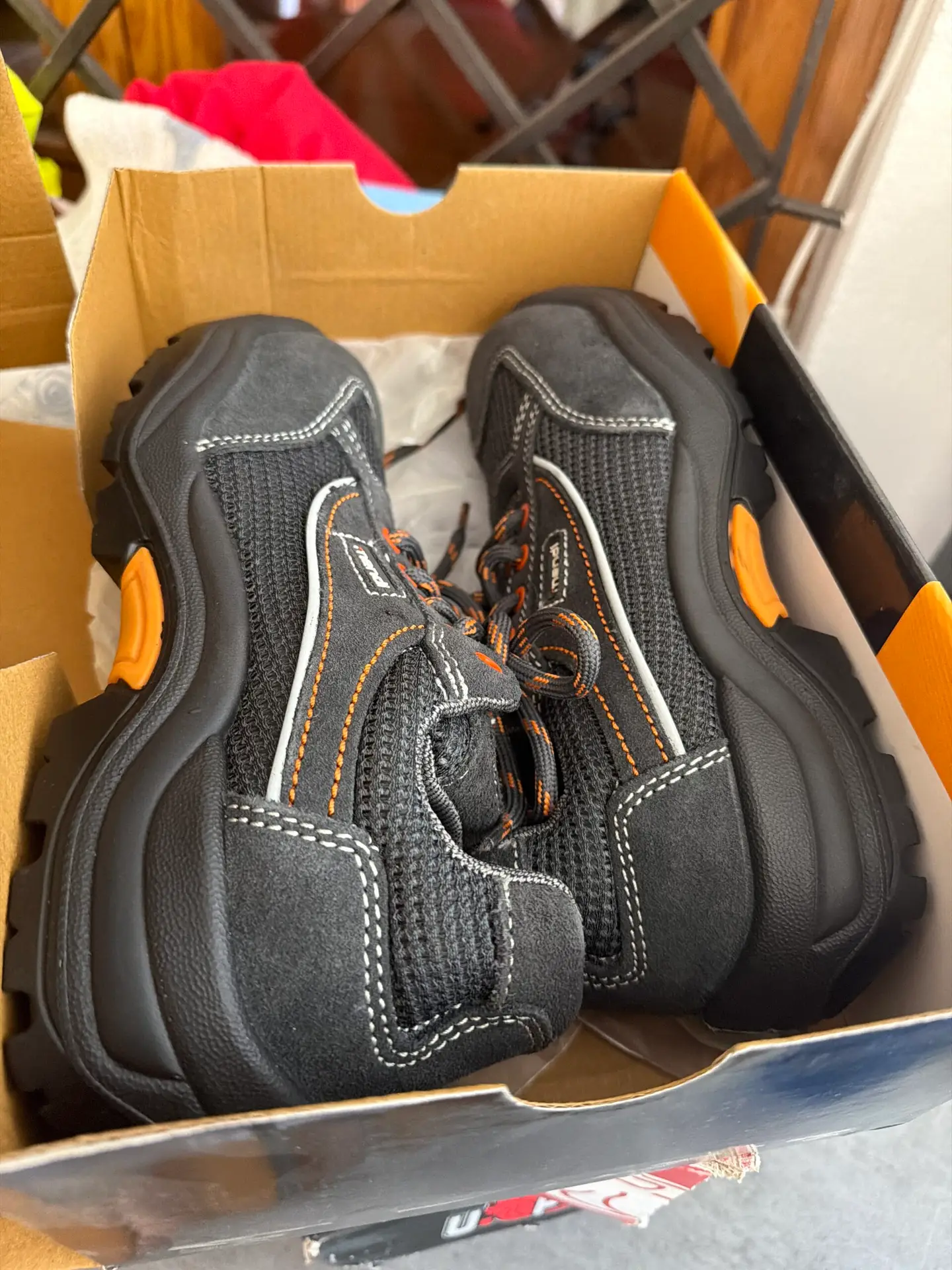 Botas de seguridad talla 40 (con caja)