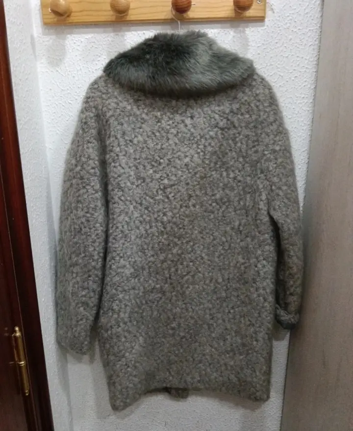 Abrigo de lana gris