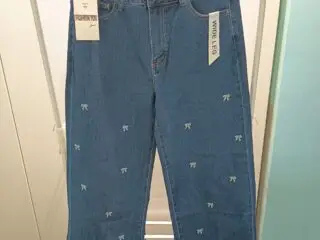 1000102889