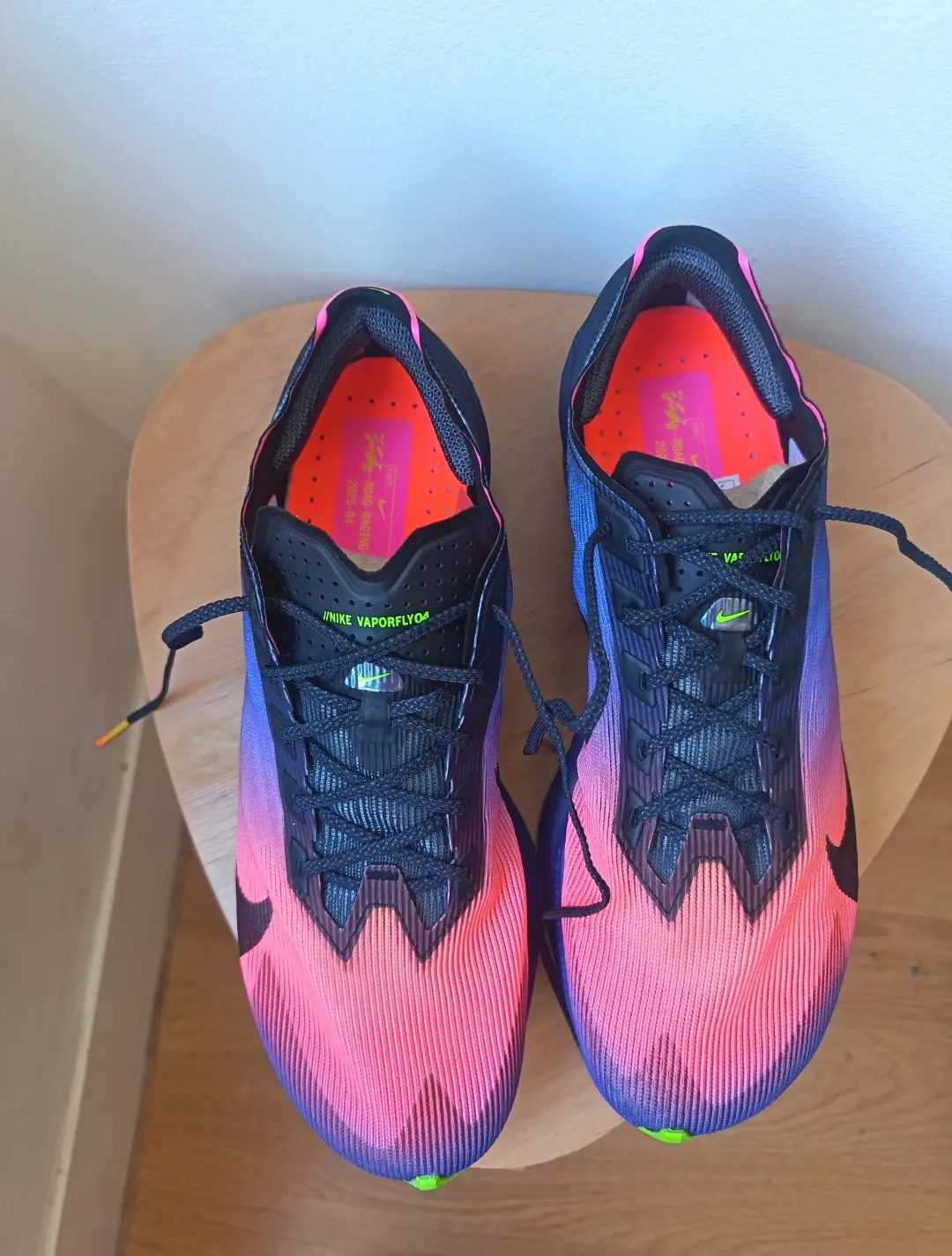 Nike ZoomX Vaporfly NEXT% 4 GLAM Carbono 42.5 EUR / 9 US – NUEVAS CON CAJA