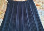 Falda plisada azul marino talla 42