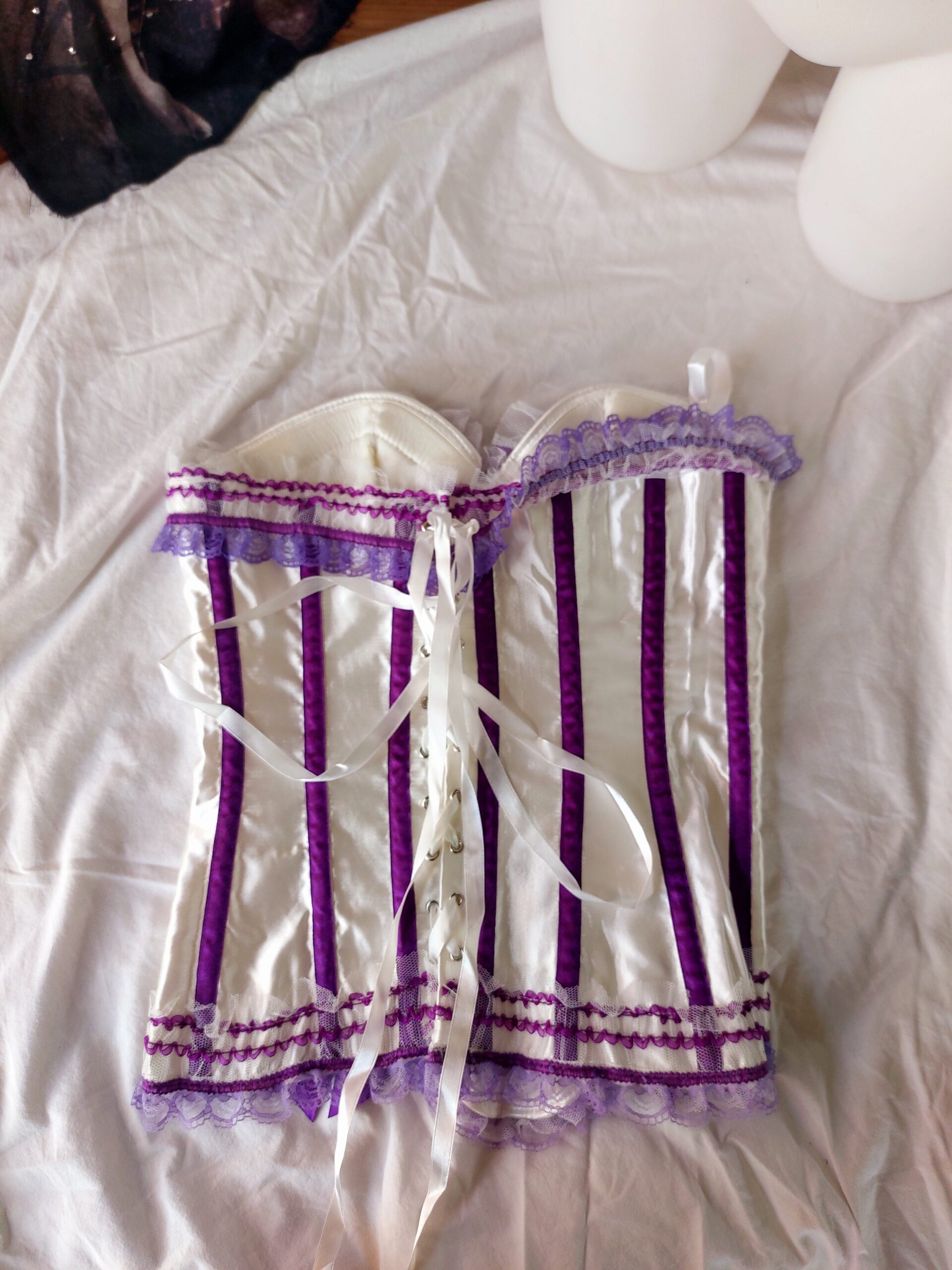 Top de corsé morado estilo Fairycore Y2K con encaje blanco, lazo de cinta, talla S