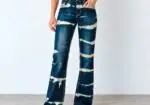 Vaqueros John Baner Y2K, Efecto Bleach Tie-dye, Tiro alto, Rectos, con Tachuelas y Bajo deshilachado, talla 36