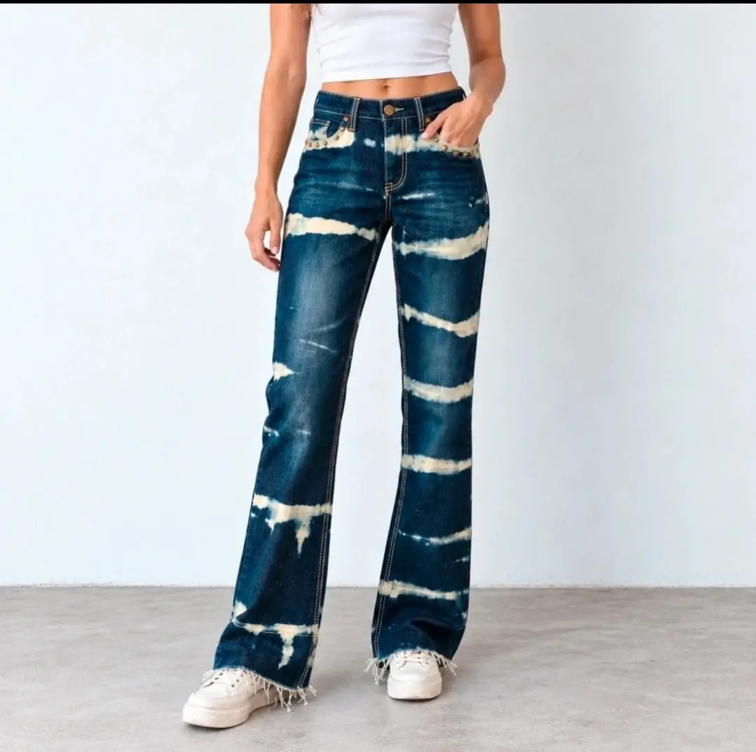 Vaqueros John Baner Y2K, Efecto Bleach Tie-dye, Tiro alto, Rectos, con Tachuelas y Bajo deshilachado, talla 36