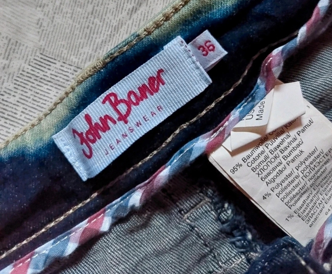 Vaqueros John Baner Y2K, Efecto Bleach Tie-dye, Tiro alto, Rectos, con Tachuelas y Bajo deshilachado, talla 36