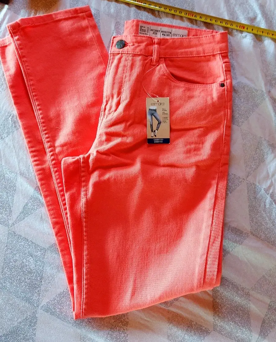 Pantalones vaqueros pitillo tiro medio Esmara Talla L Salmón-Neón