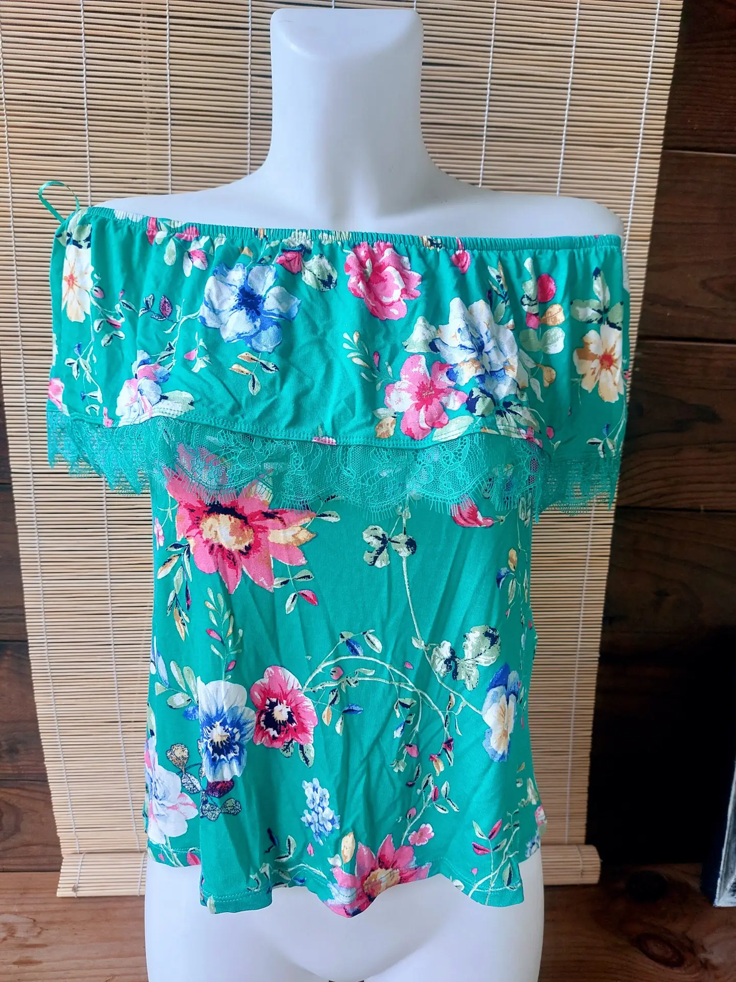 Top Springfield hombros descubiertos flores encaje verde XS nuevo