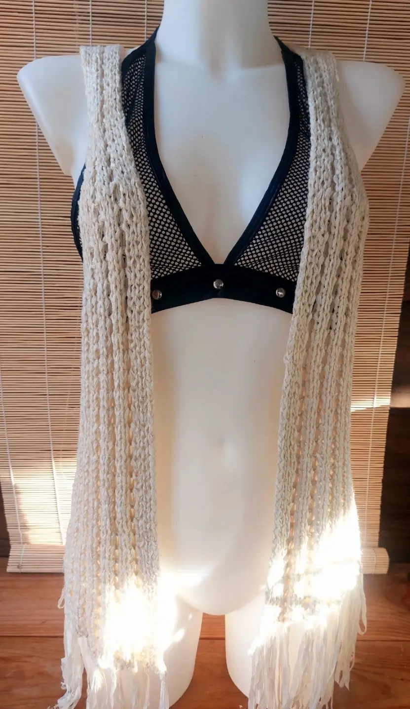 Chaleco Largo Estilo Crochet de Miss Loona Talla M/L