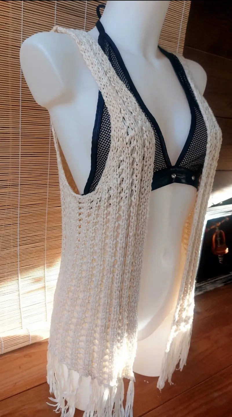 Chaleco Largo Estilo Crochet de Miss Loona Talla M/L