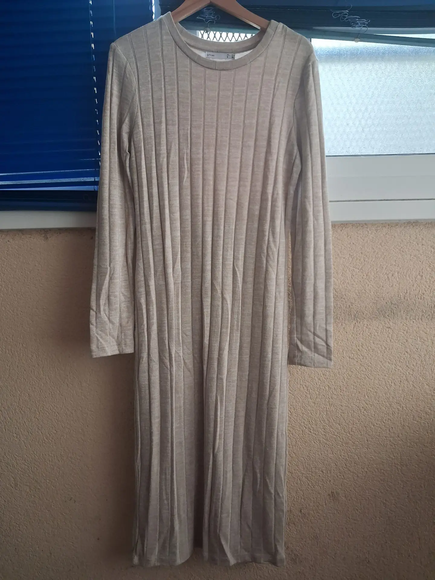 Vestido largo punto, lefties, talla S