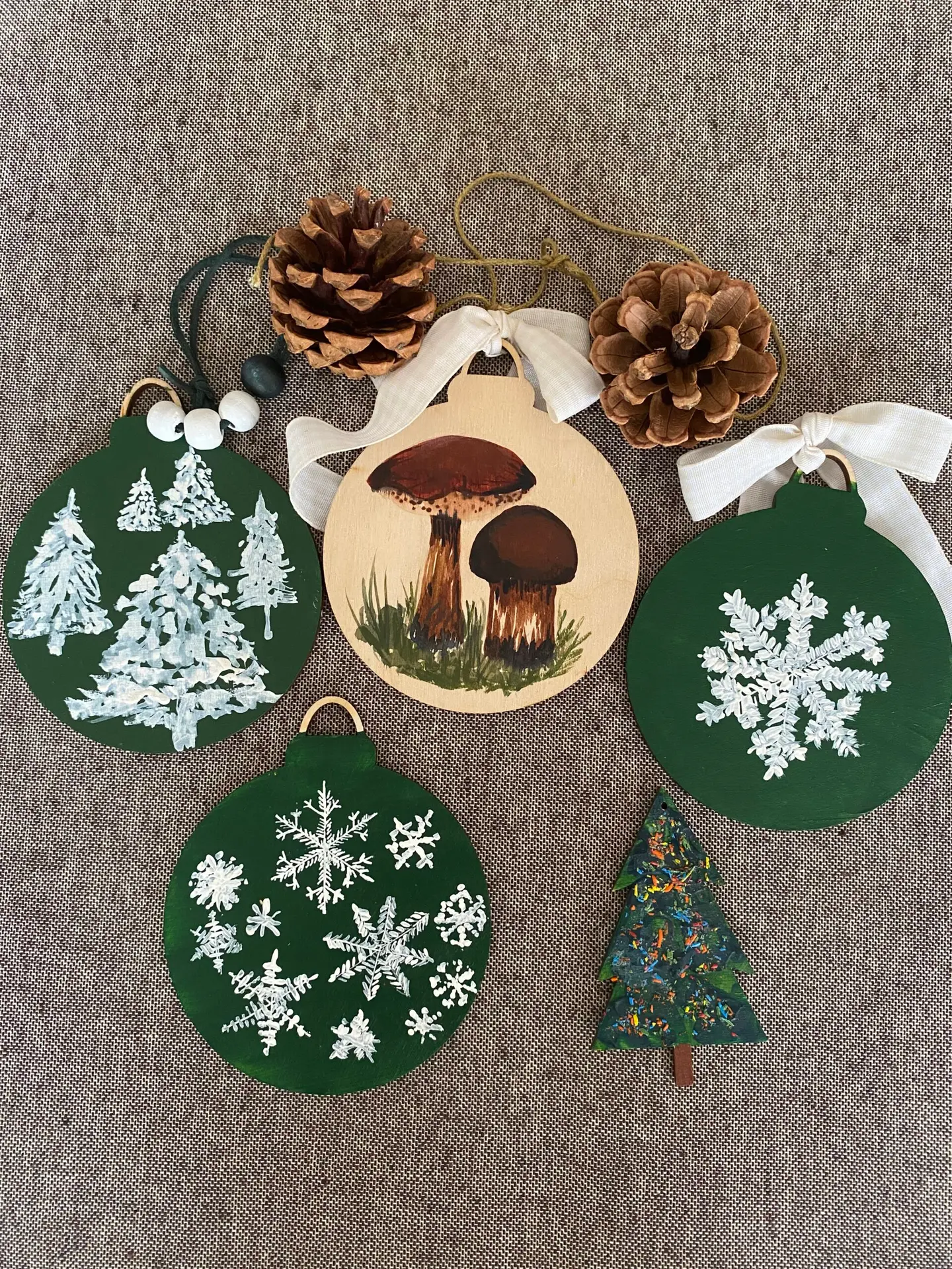 5 Adornos de Navidad pintados a mano