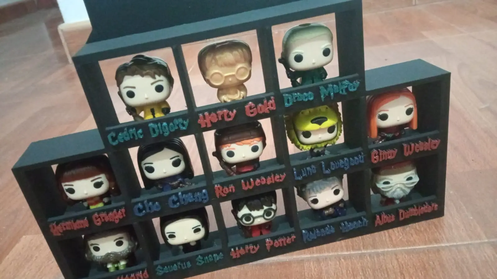 Colección completa Funko Harry Potter Quidditch con estanteria personalizada