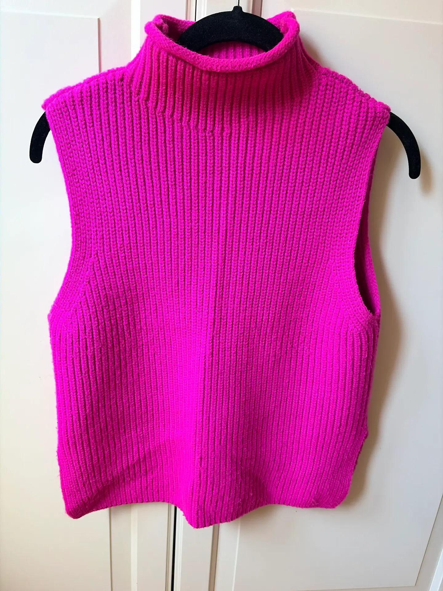 Chaleco fucsia Zara