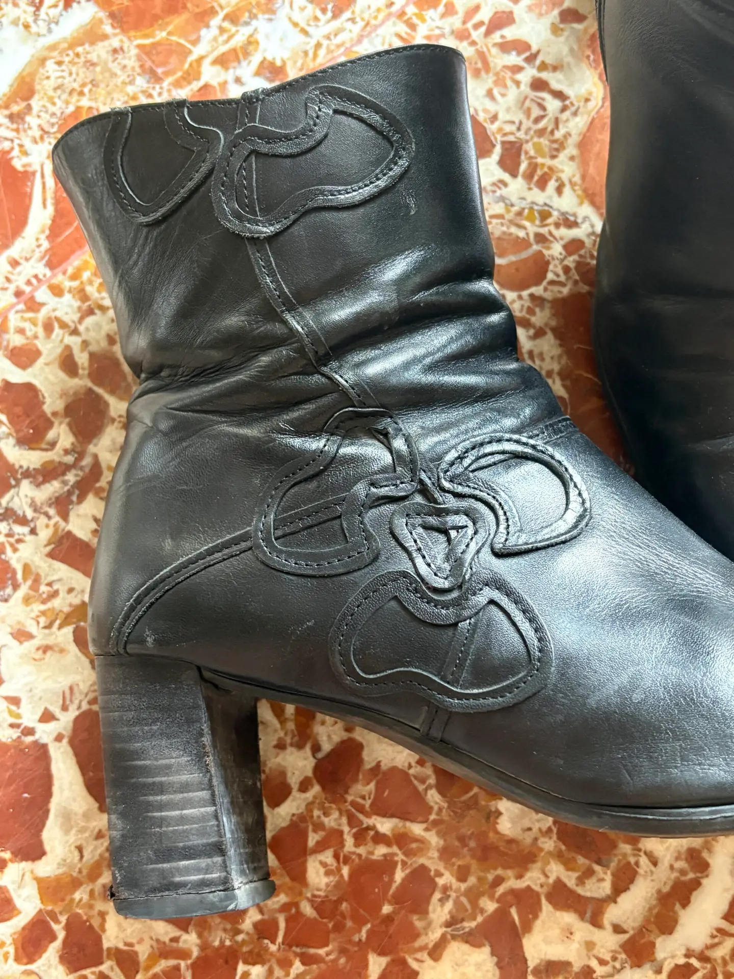 Botines negros de Hispanitas