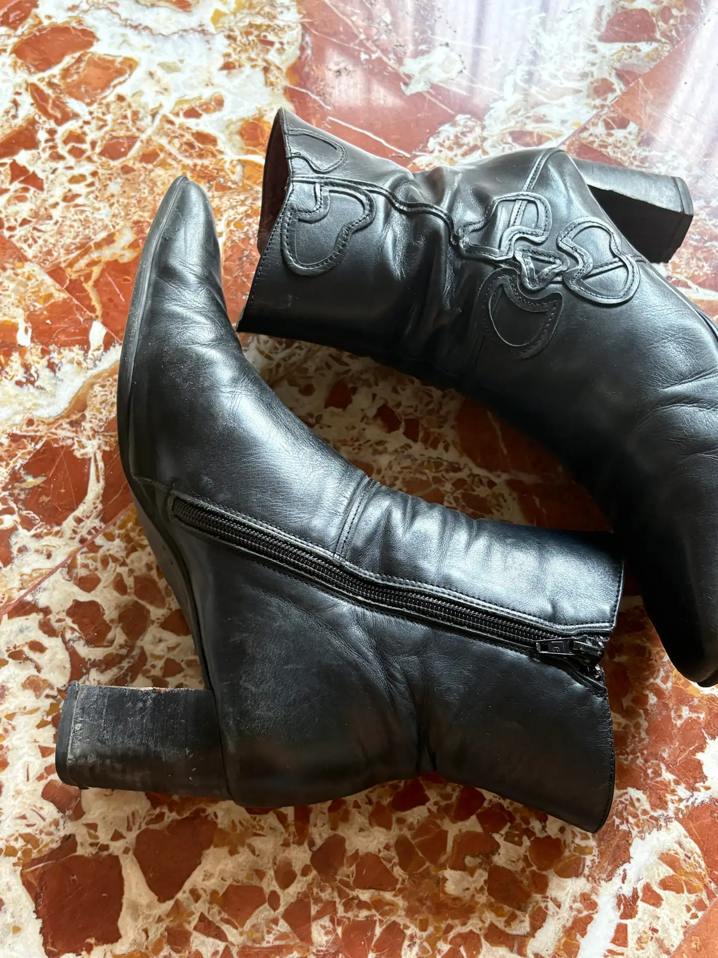 Botines negros de Hispanitas