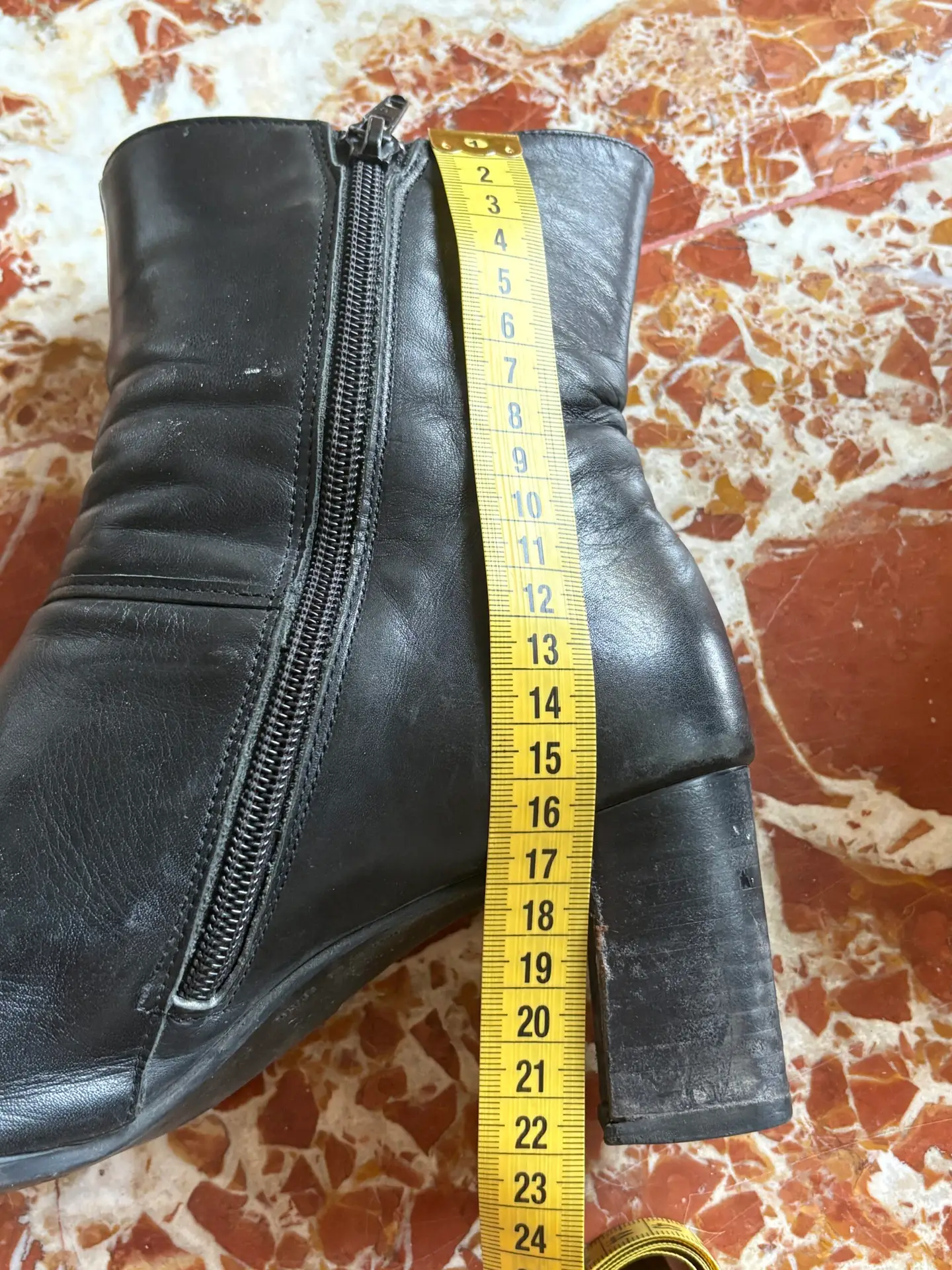 Botines negros de Hispanitas