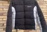 Abrigo tipo plumas Tomster INC. negro, gris y blanco – Talla M