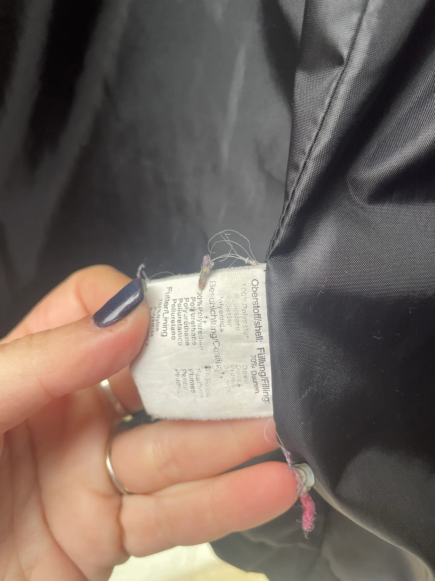 Abrigo tipo plumas Tomster INC. negro, gris y blanco – Talla M