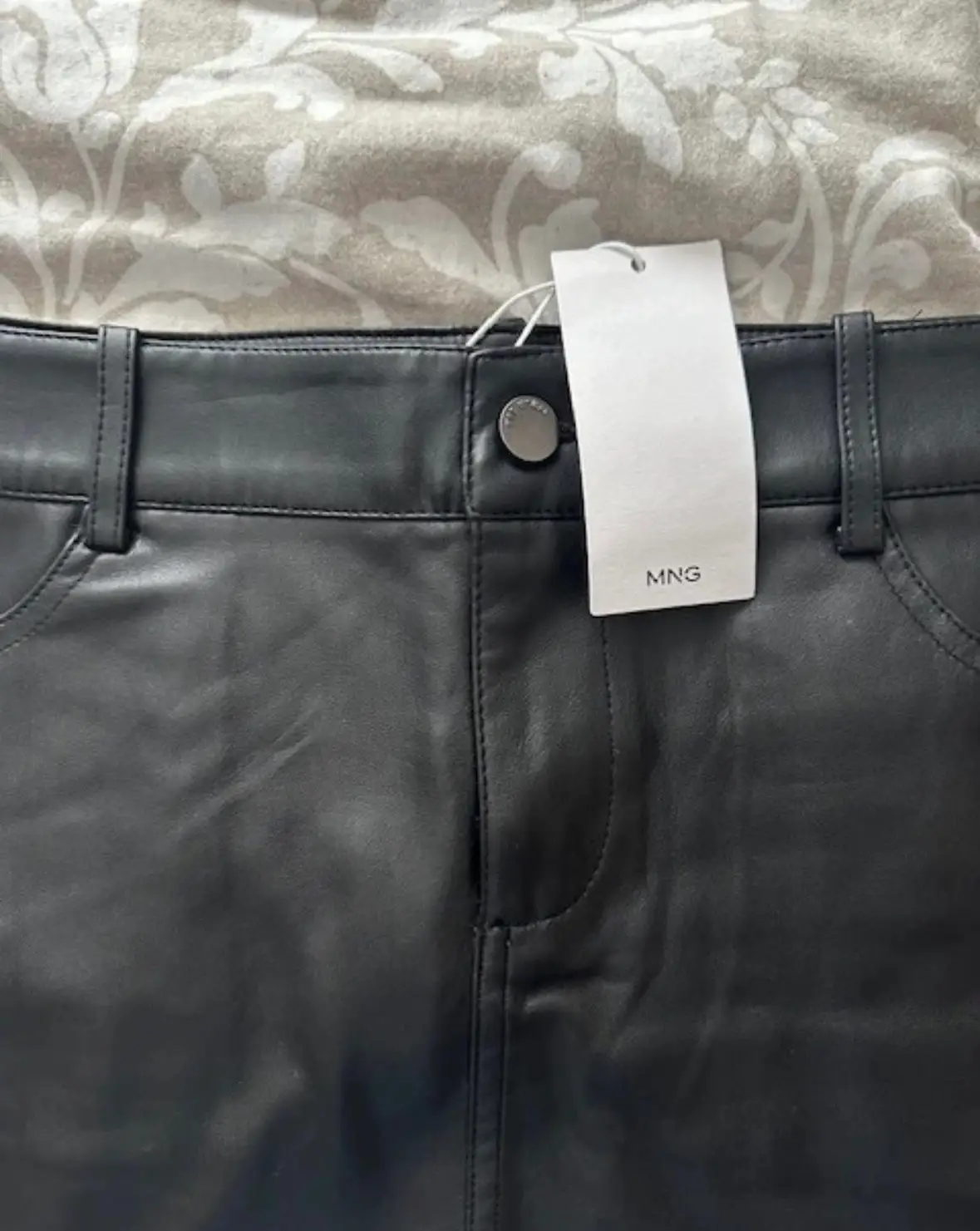 Minifalda polipiel Mango talla L
